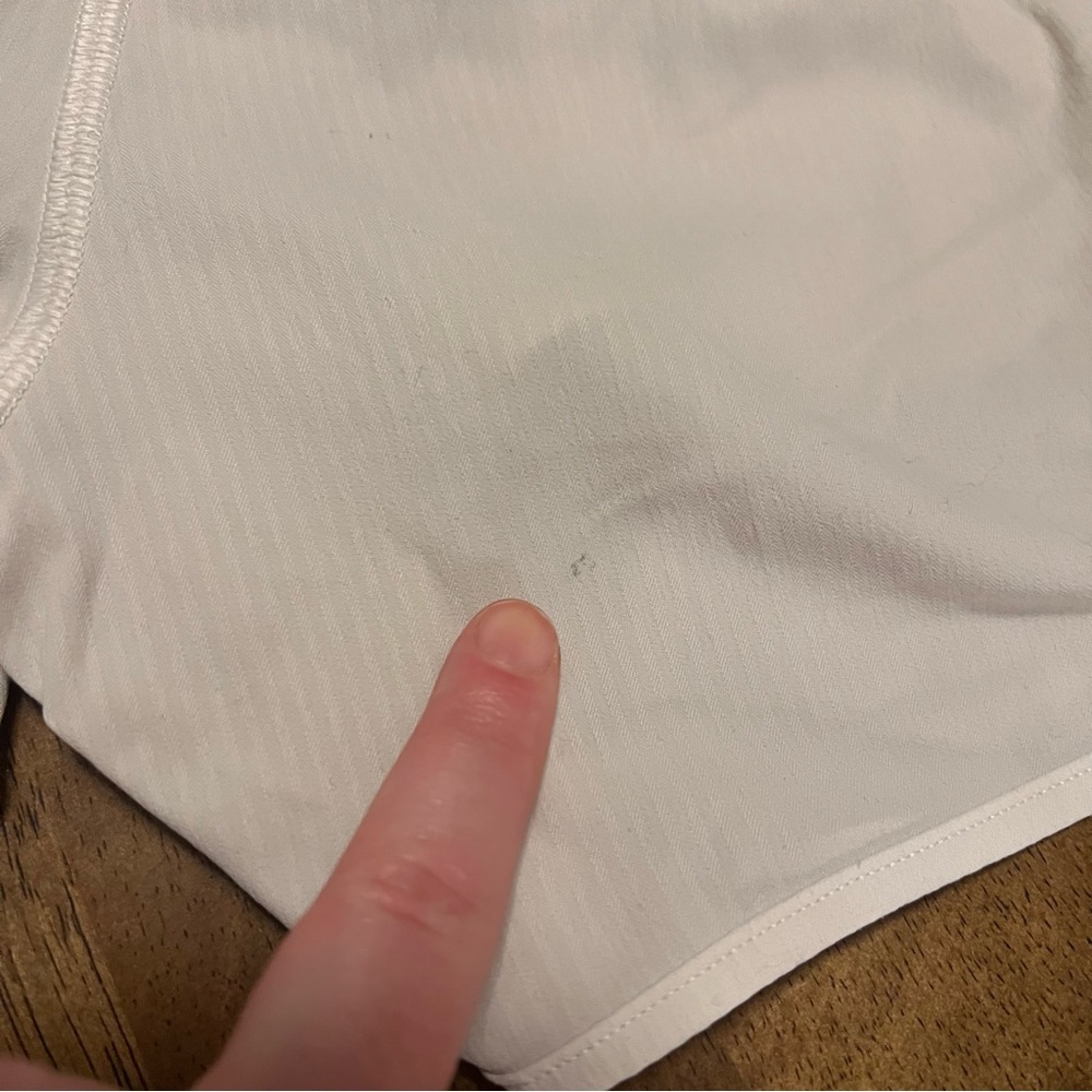Lululemon Hotty Hot Short *High-Rise Long 4"
White Size 6 - Picture 14 of 16